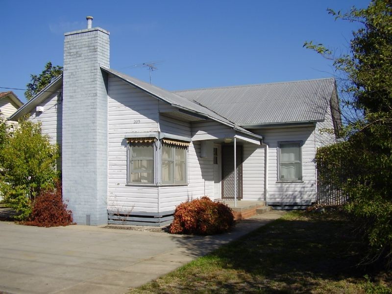 205 Lawrence Street, Wodonga VIC 3690