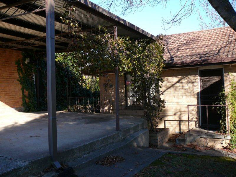 3 & 4/1 Royce Court, Wodonga VIC 3690