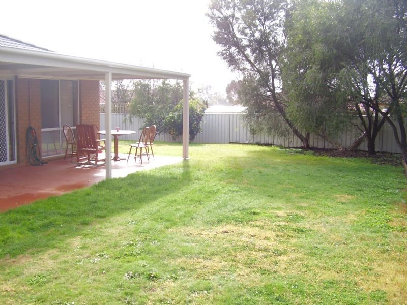 2 Elmslie Court, Wodonga VIC 3690