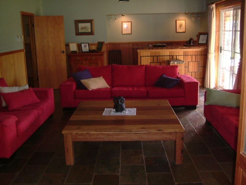 8 Wallace Road, Allans Flat VIC 3691