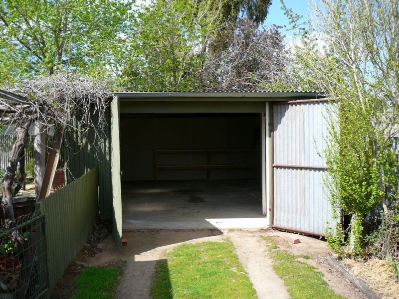 16 Oxford Street, Chiltern VIC 3683