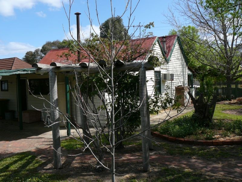 16 Oxford Street, Chiltern VIC 3683