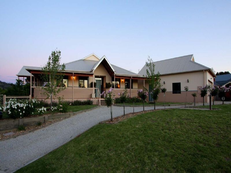 9 Parkfield Drive, Wodonga VIC 3690