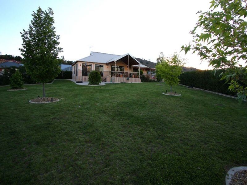 9 Parkfield Drive, Wodonga VIC 3690