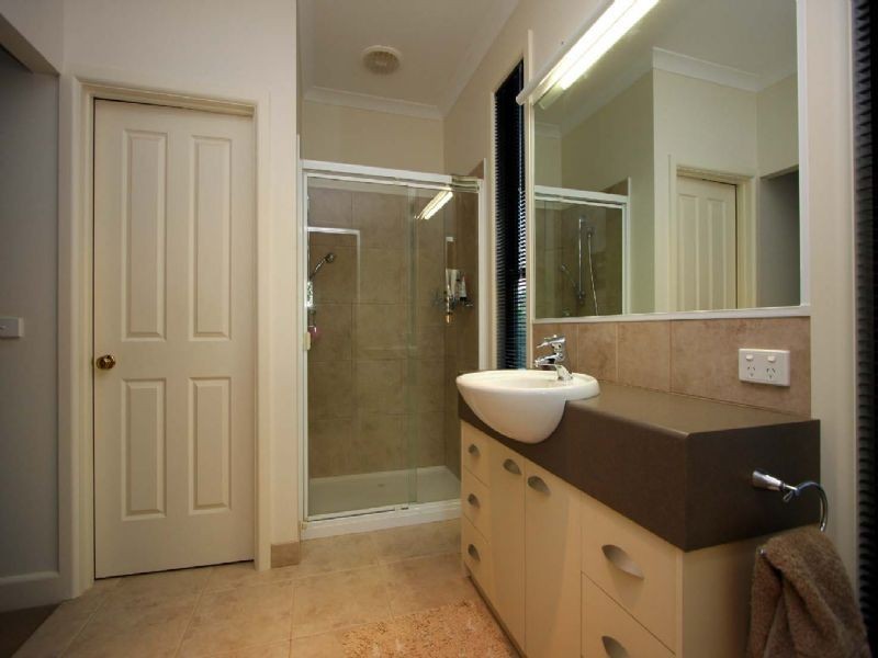 9 Parkfield Drive, Wodonga VIC 3690