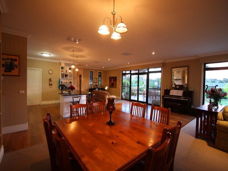 9 Parkfield Drive, Wodonga VIC 3690