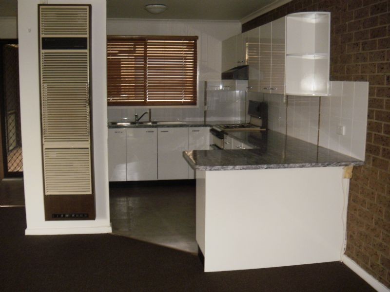 2/8 Page Court, Wodonga VIC 3690