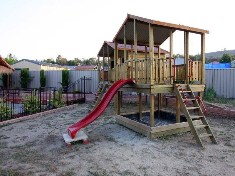 11 Parkfield Drive, Wodonga VIC 3690