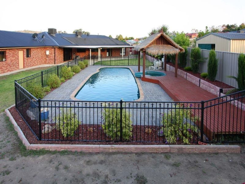 11 Parkfield Drive, Wodonga VIC 3690