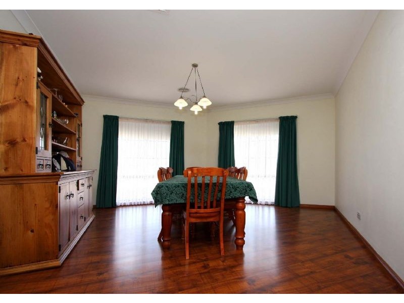 11 Parkfield Drive, Wodonga VIC 3690