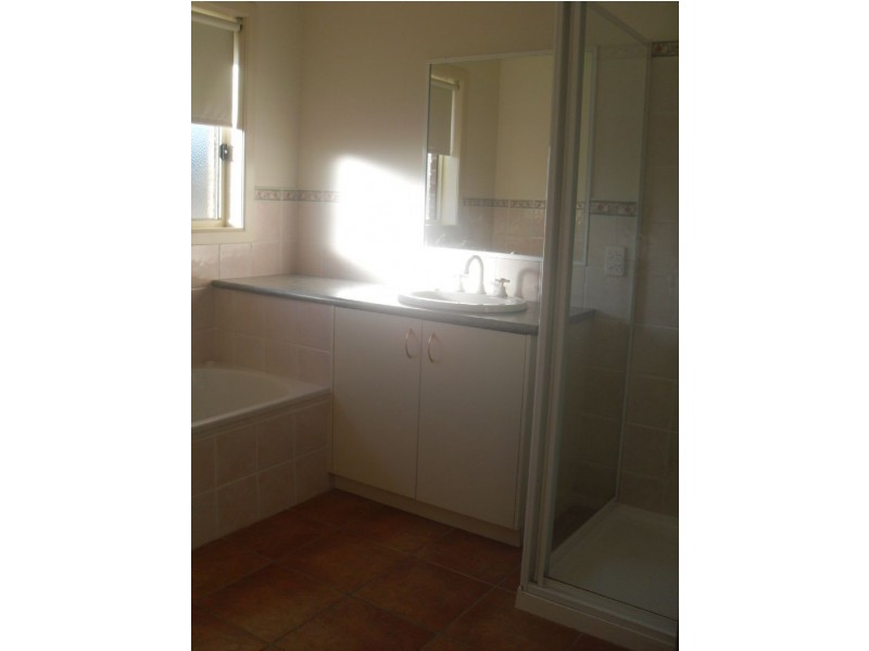 18 Iron Way, Wodonga VIC 3690