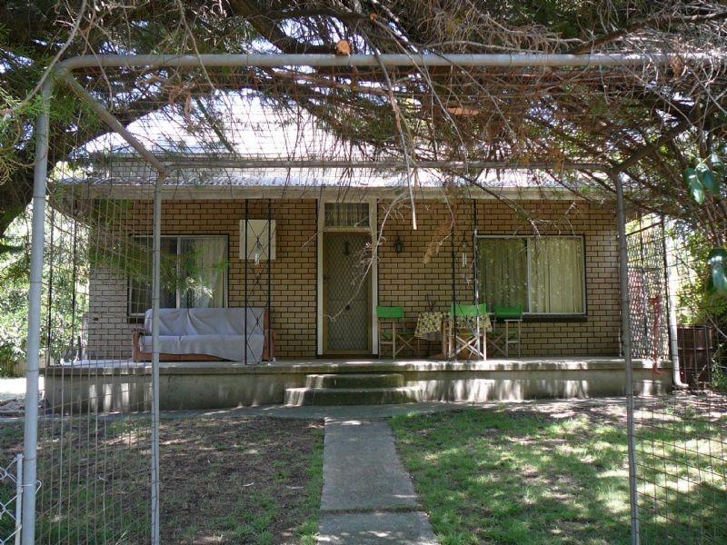 10 Isaacs Avenue, Yackandandah VIC 3749