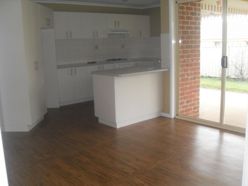 39 Falcon Circuit, Wodonga VIC 3690