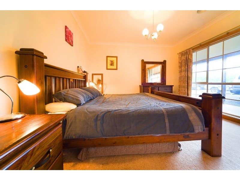 5 Hull Street, Dederang VIC 3691