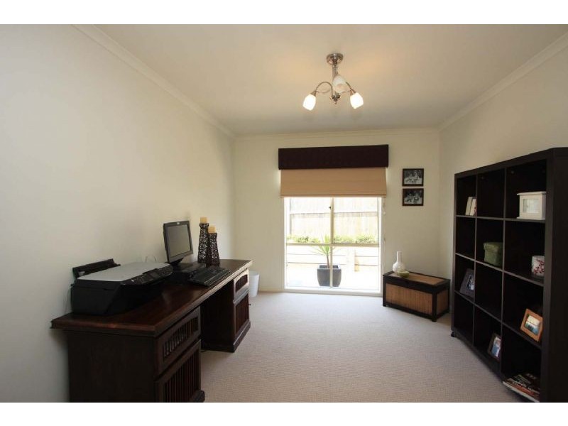 82 Barton Street, Wodonga VIC 3690