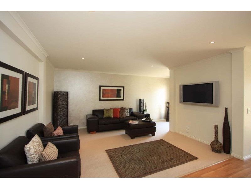 82 Barton Street, Wodonga VIC 3690