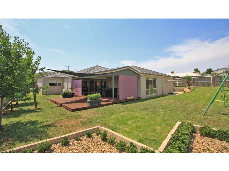 82 Barton Street, Wodonga VIC 3690