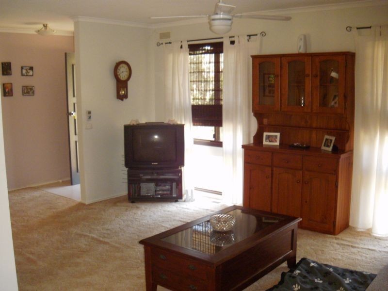 8 Wiltshire Crescent, Wodonga VIC 3690