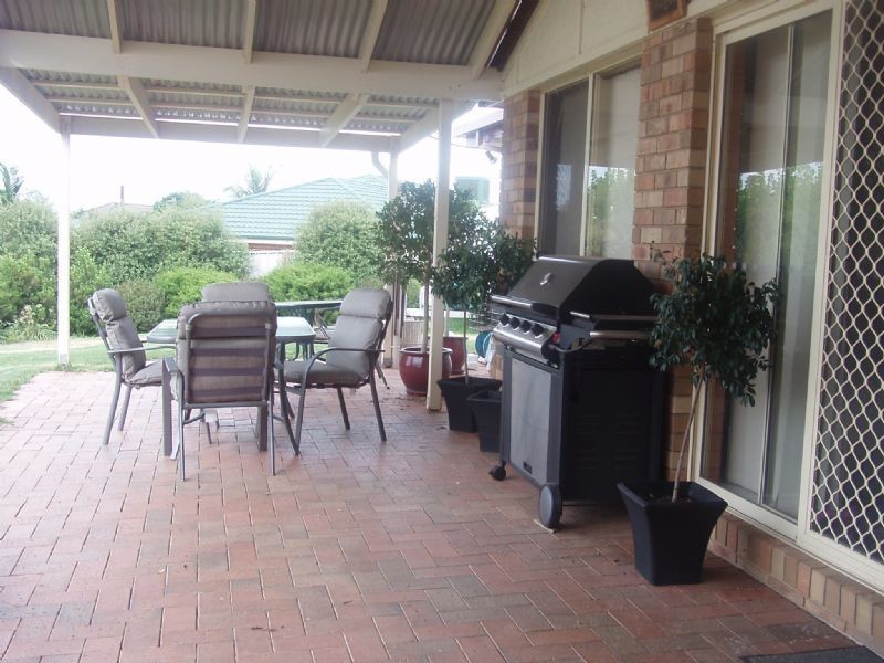 4 Falcon Circuit, Wodonga VIC 3690