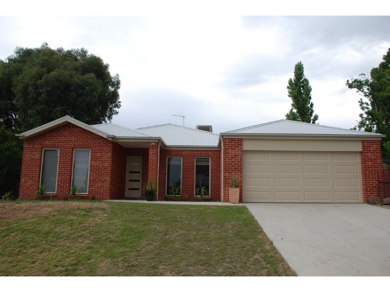 4 Walcha Street, Kiewa VIC 3691