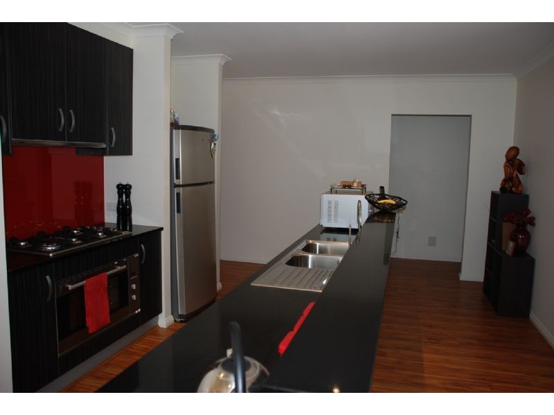 4 Walcha Street, Kiewa VIC 3691