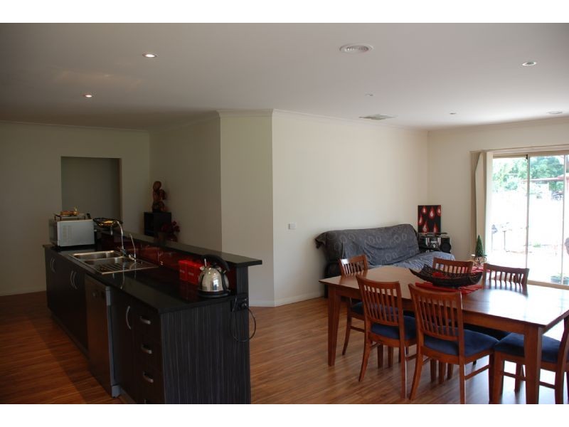 4 Walcha Street, Kiewa VIC 3691