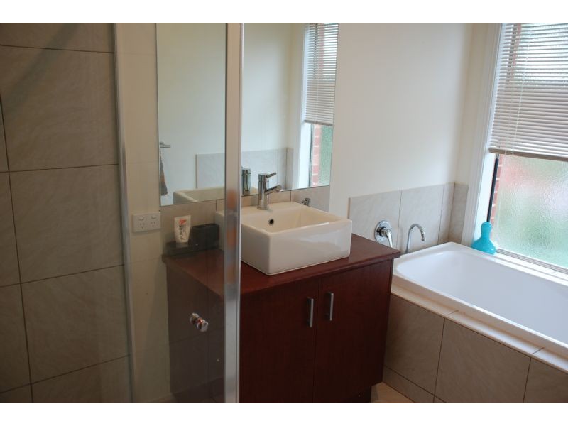 4 Walcha Street, Kiewa VIC 3691