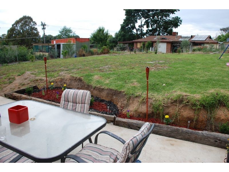 4 Walcha Street, Kiewa VIC 3691