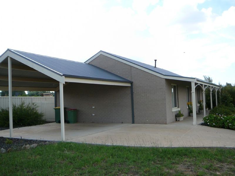 11 James Court, Rutherglen VIC 3685