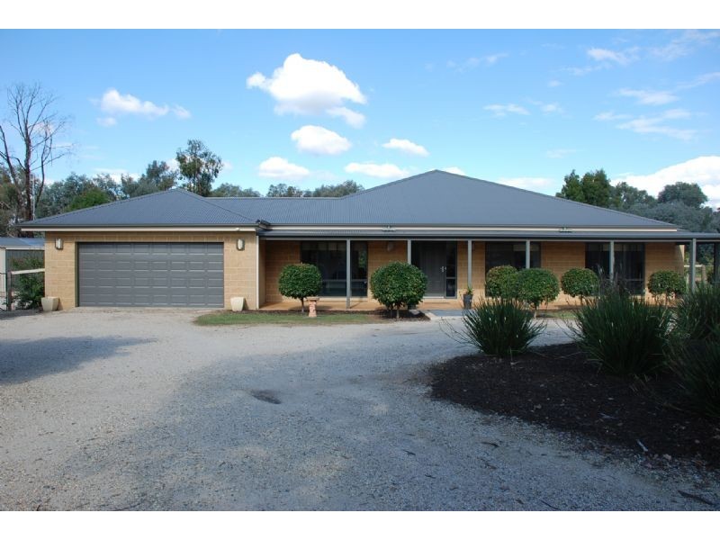 16 Chervil Place, Baranduda VIC 3691