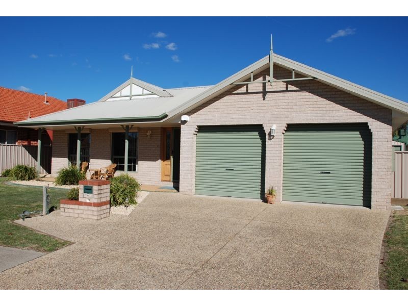 8 Birdie Street, Wodonga VIC 3690