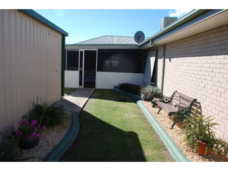 8 Birdie Street, Wodonga VIC 3690