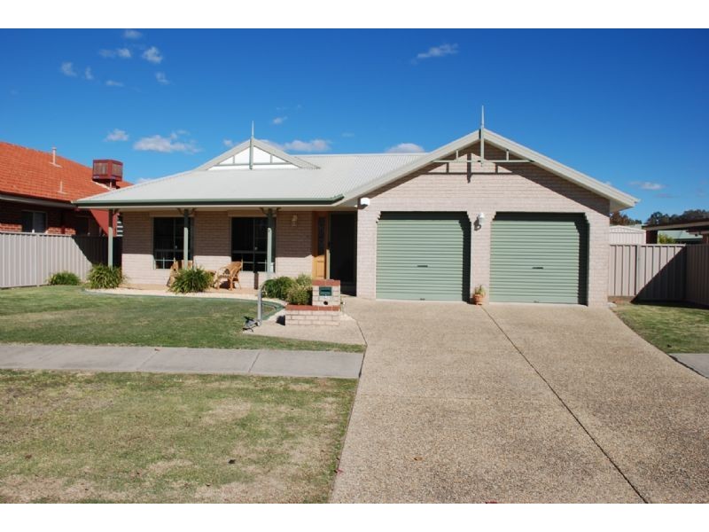 8 Birdie Street, Wodonga VIC 3690