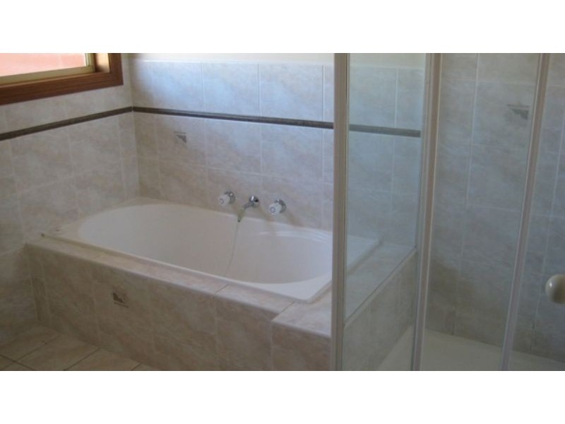 14 Hook Court, Wodonga VIC 3690