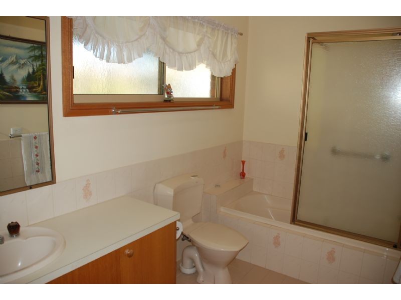 12 Michelle Drive, Kiewa VIC 3691