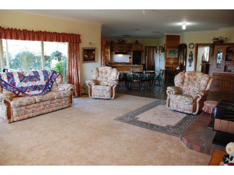 12 Michelle Drive, Kiewa VIC 3691