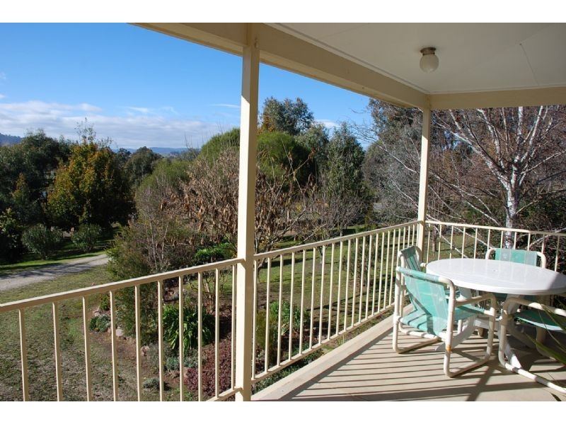 12 Michelle Drive, Kiewa VIC 3691