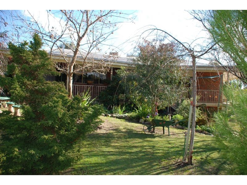 12 Michelle Drive, Kiewa VIC 3691