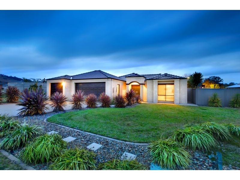 18 Parkfield Drive, Wodonga VIC 3690