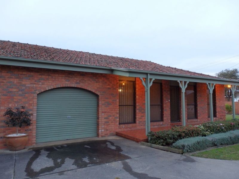 1/405 Kotthoff St, Lavington NSW 2641