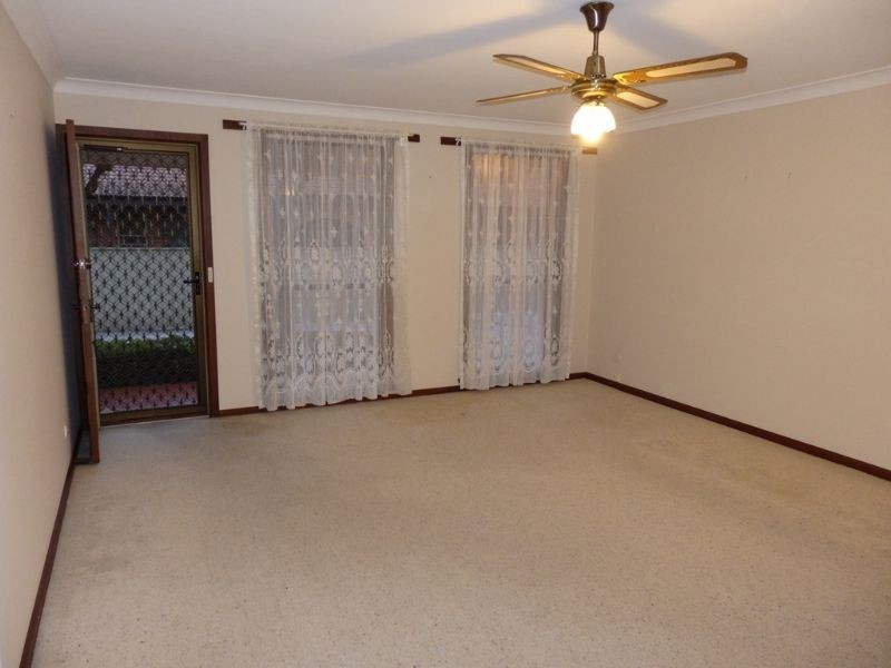 1/405 Kotthoff St, Lavington NSW 2641