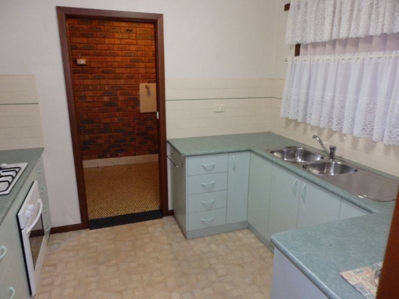 1/405 Kotthoff St, Lavington NSW 2641