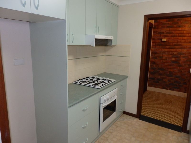 1/405 Kotthoff St, Lavington NSW 2641