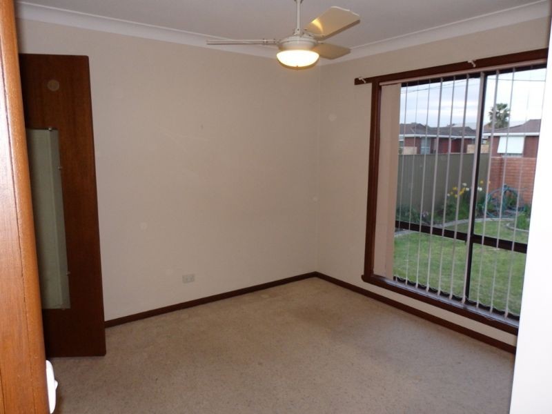 1/405 Kotthoff St, Lavington NSW 2641