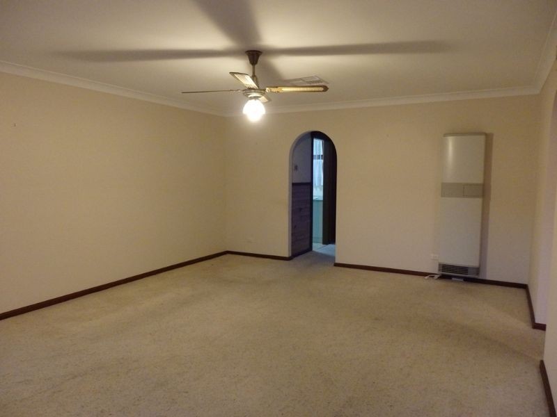 1/405 Kotthoff St, Lavington NSW 2641