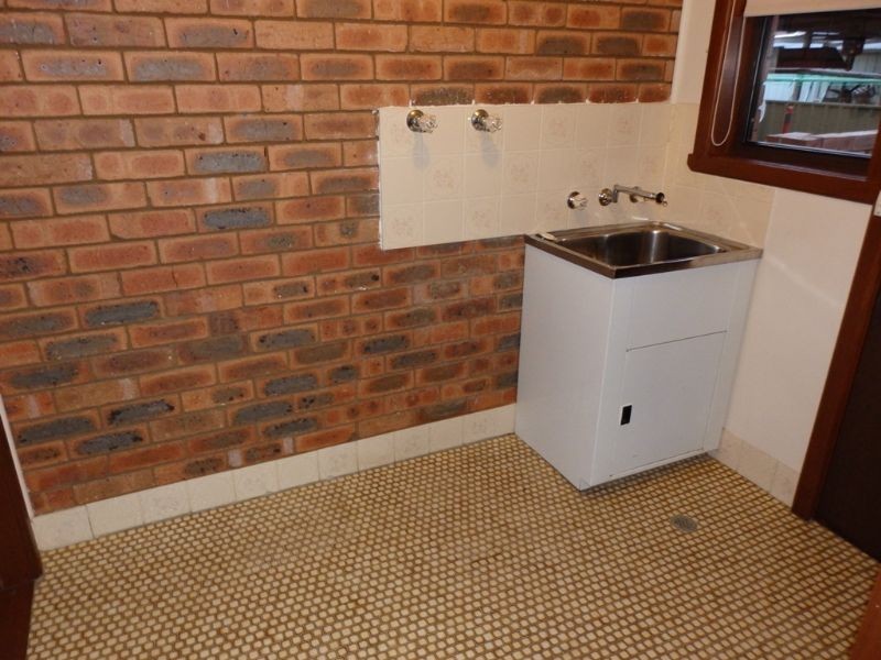 1/405 Kotthoff St, Lavington NSW 2641