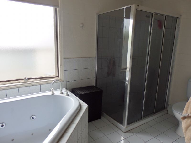 30 Waratah Way, Wodonga VIC 3690