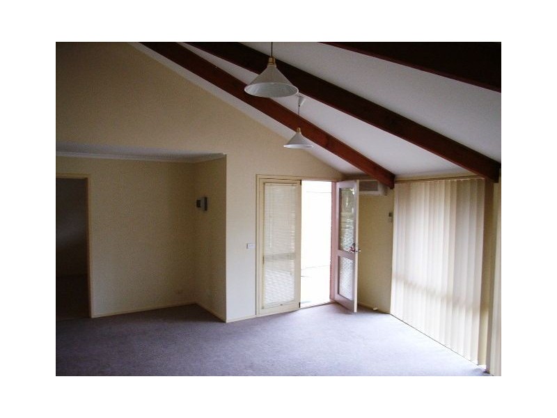 1/30 Wyndham Avenue, Cowes VIC 3922