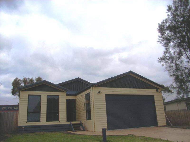 27 Terry Cresent, Wimbledon Heights VIC 3922