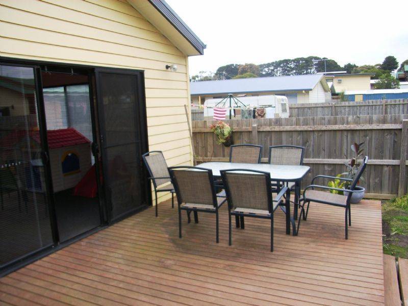 27 Terry Cresent, Wimbledon Heights VIC 3922